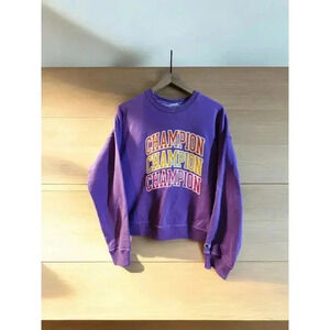 Champion Women’s Purple Crew Neck Sweatshirt Long Sleeve Size Medium